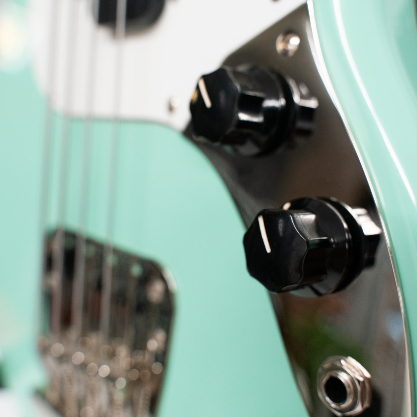 Mustang Bass (Used)