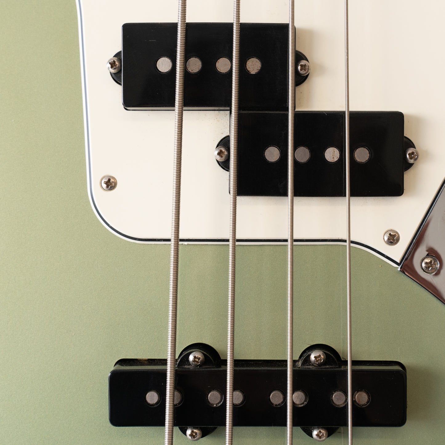 Player Jaguar Bass - Sage Green Metallic (Used)